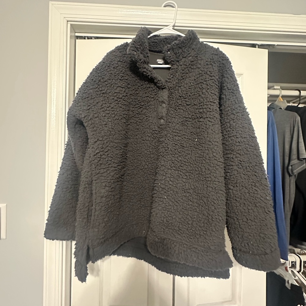 Cozy Black Sherpa Pullover